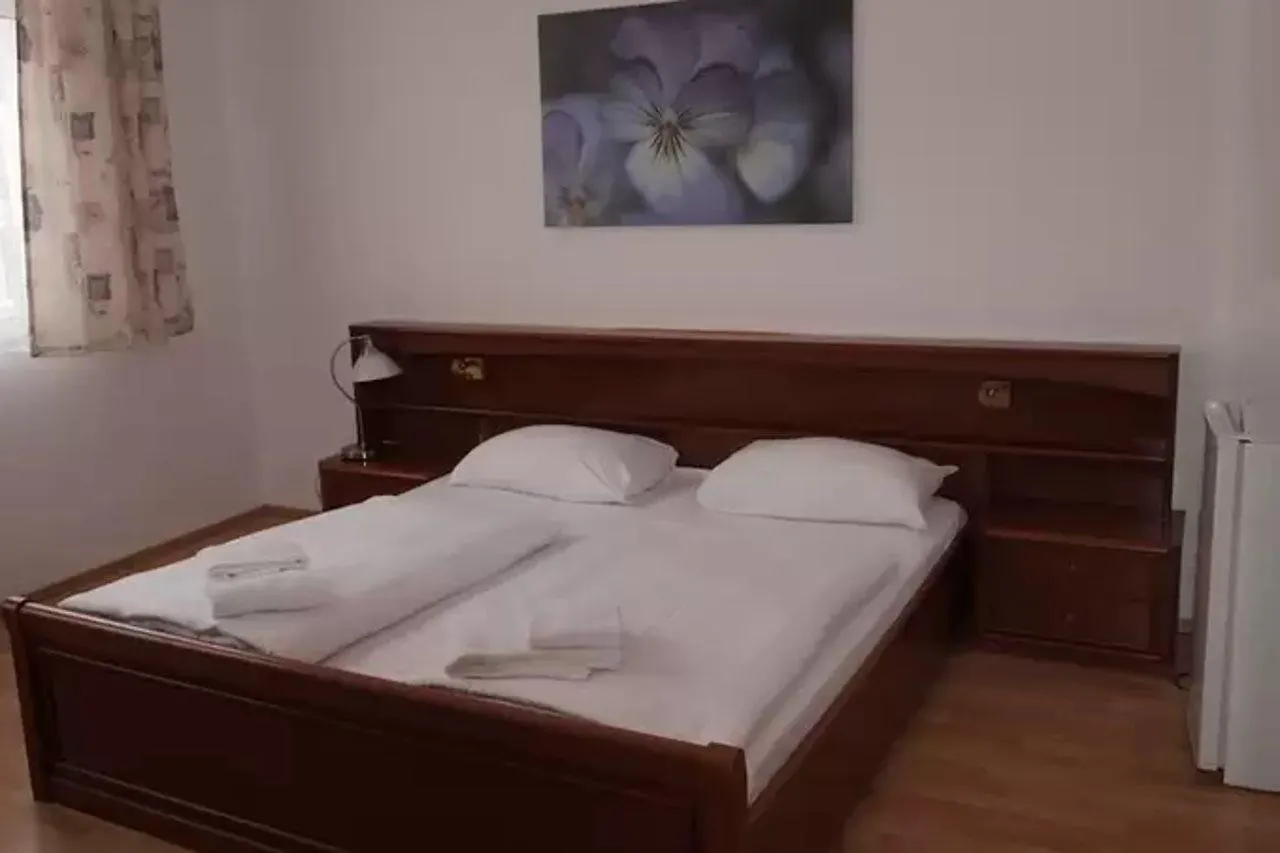 וינה Hotel Peck