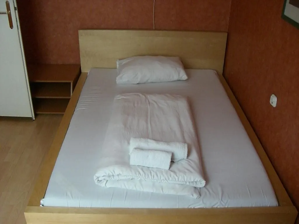 וינה Hotel Peck